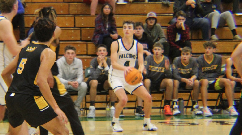 The Clearfield Falcons stun the Roy Royals in 45-44 comeback&nbsp;win