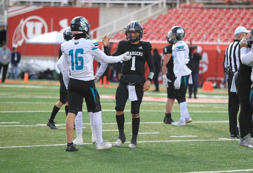 Corner Canyon Chargers survive upset bid of Farmington Phoenix&nbsp;45-28