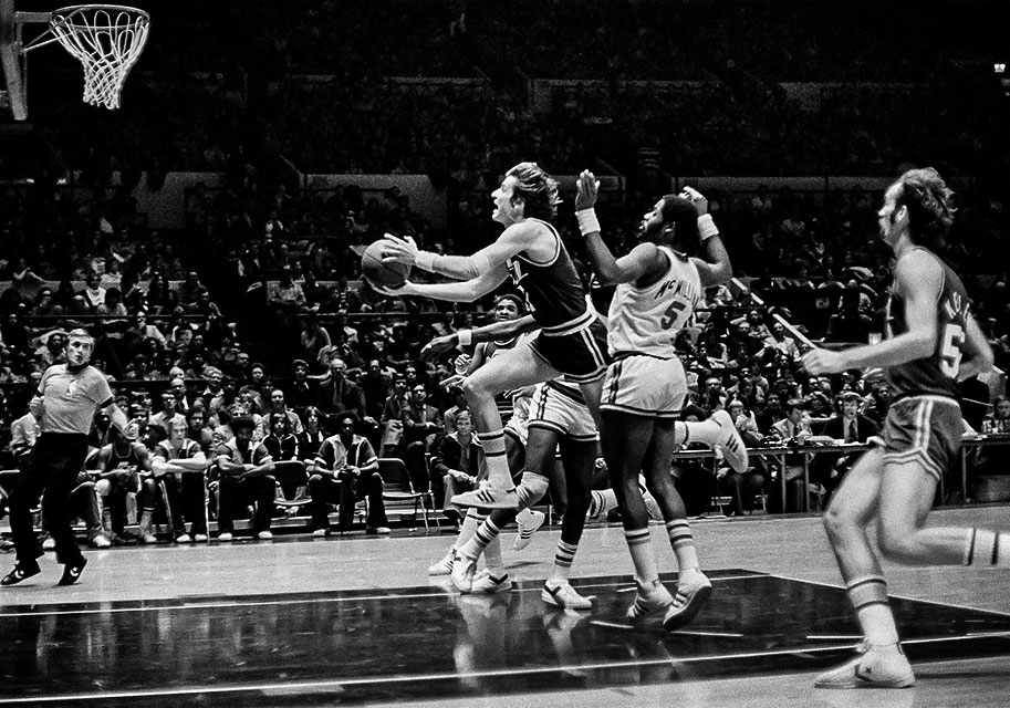 Throwback Thursday: 44 years ago Pistol Pete Maravich makes&nbsp;history