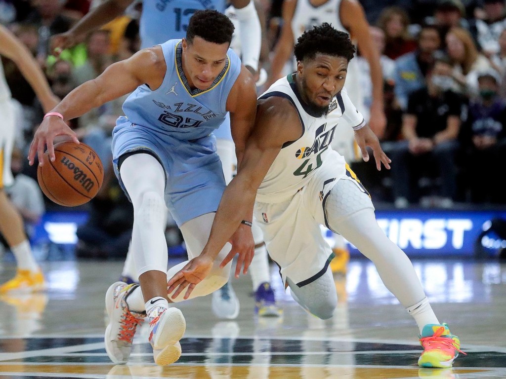 Daily Dribble: Jaren Jackson Jr. hits Dagger to stun&nbsp;Jazz