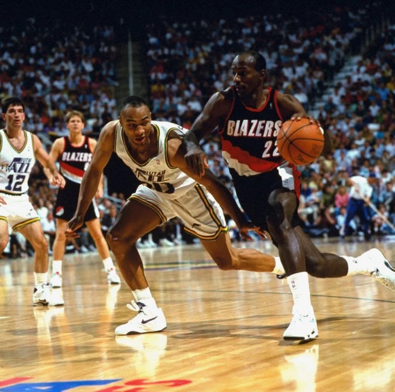 Throwback Thursday: Karl Malone Carries the Utah Jazz to the Second&nbsp;Round