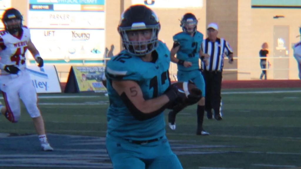 Big plays in the second half propel Farmington Phoenix past the Weber Warriors 35-7 in the Thursday night&nbsp;matchup