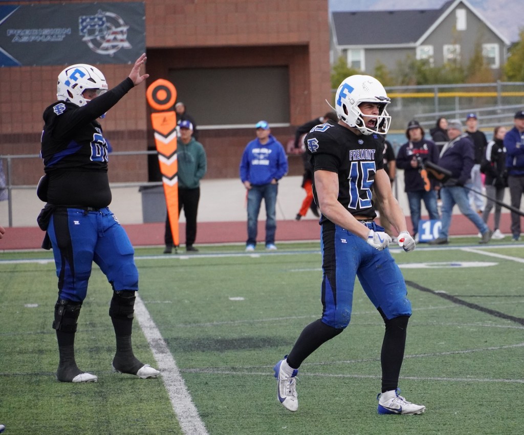 Fremont Silverwolves roar past the Syracuse Titans 28-20 in 6A&nbsp;playoffs