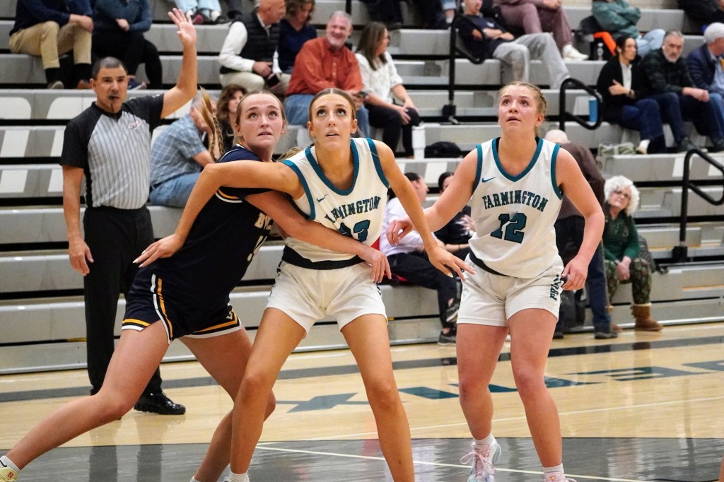 Farmington’s smothering defense sparks 52-37 triumph over&nbsp;Bonneville