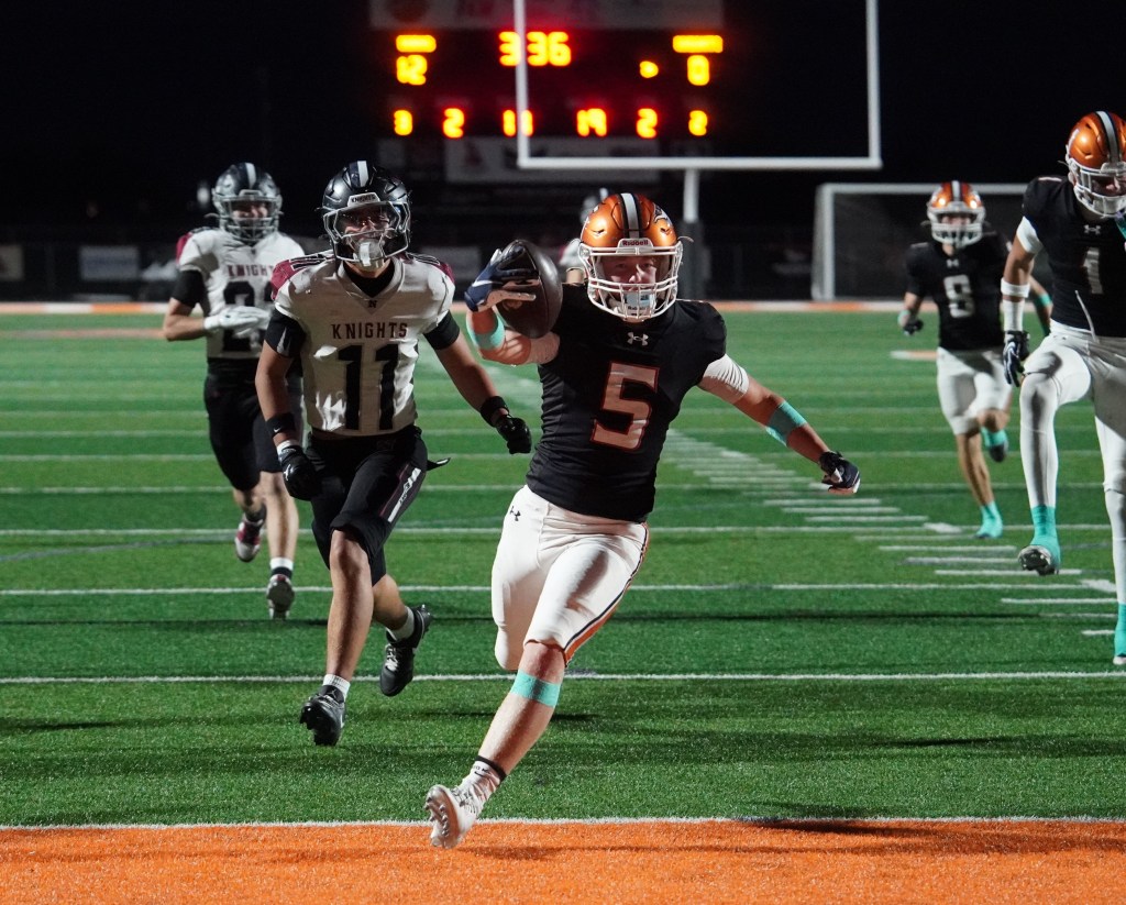 West Field Longhorns dominate Northridge Knights 43-7 extend Region 5 lead